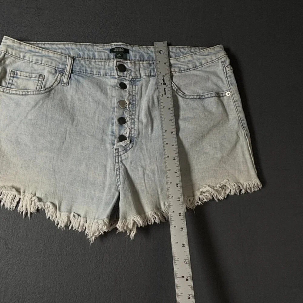 Wild Fable 5 Button Jean Shorts Size 18 - Picture 5 of 8